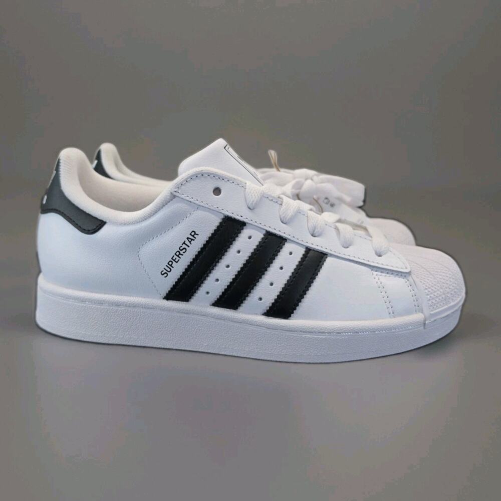 Size 6 - Adidas Superstar OG W